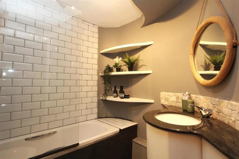 Large New-York Style Penthouse Apartment In Leeds City Centre With Contactless Check In Extérieur photo